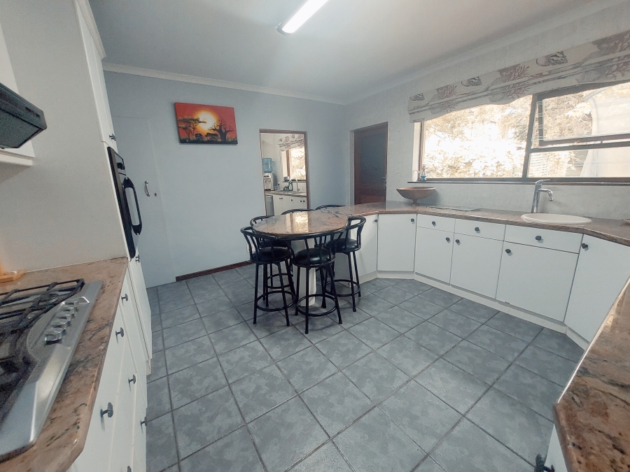 5 Bedroom Property for Sale in Denver Park Western Cape